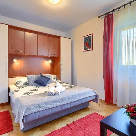 Zrinka-1 By Interhome * Poreč